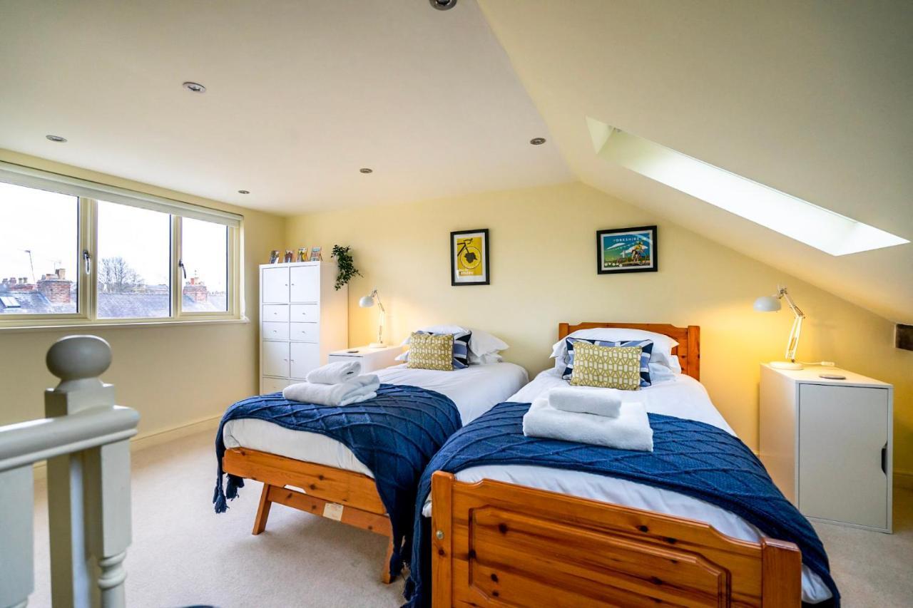 7 St John'S Crescent Villa York Exterior photo